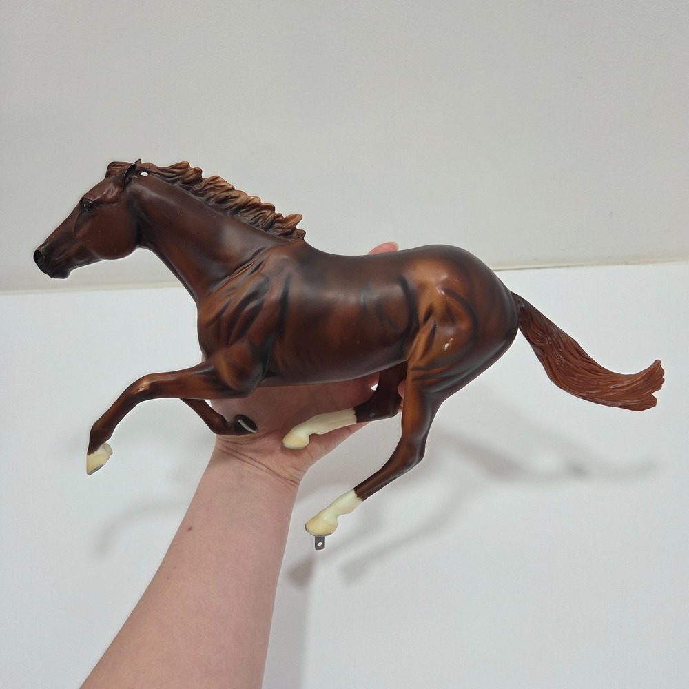 Retired Breyer Race Horse #586 Smarty Jones Thoroughbred Kentucky Derby Winner